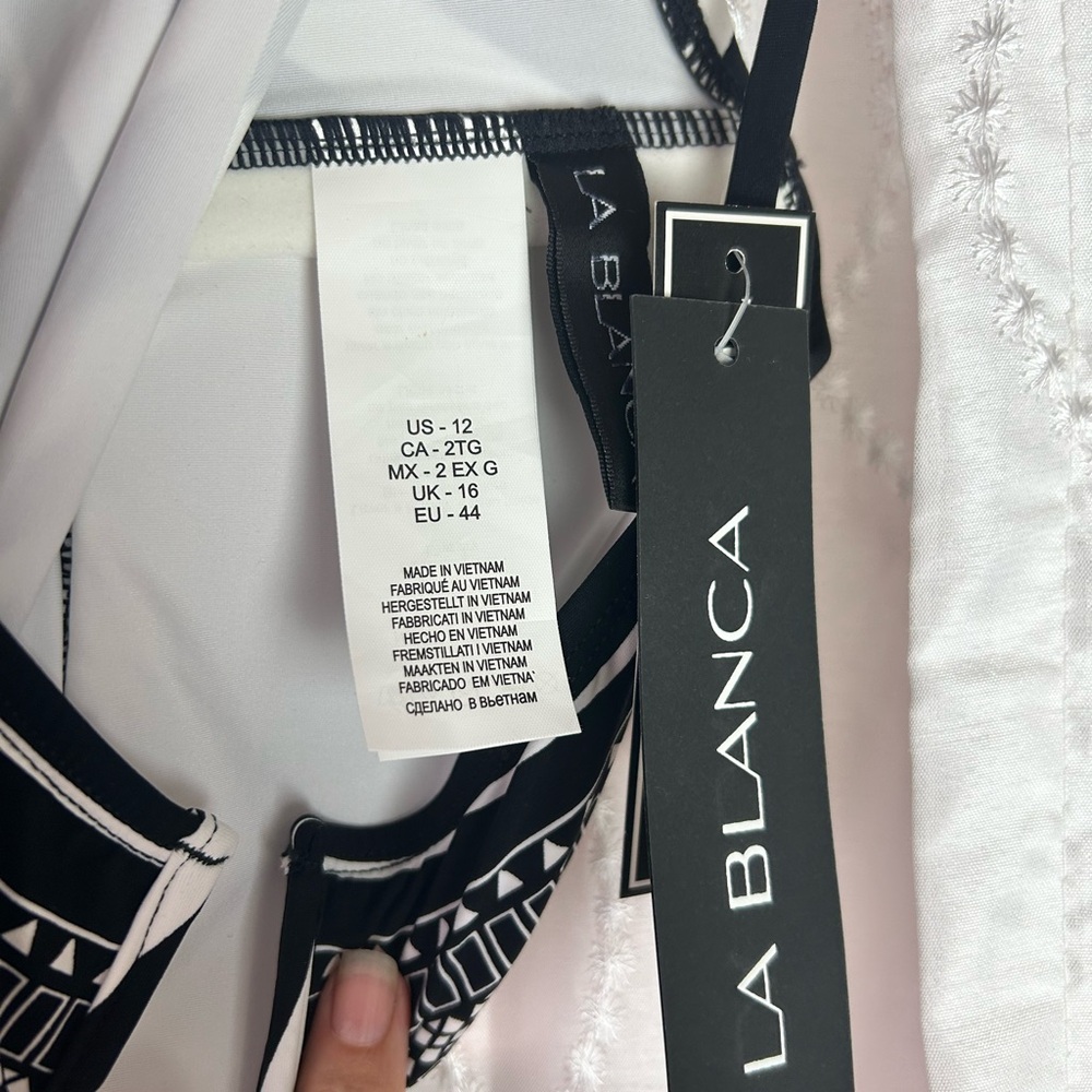 La Blanca Black and White One Piece Swimsuit - Picture 5 of 5